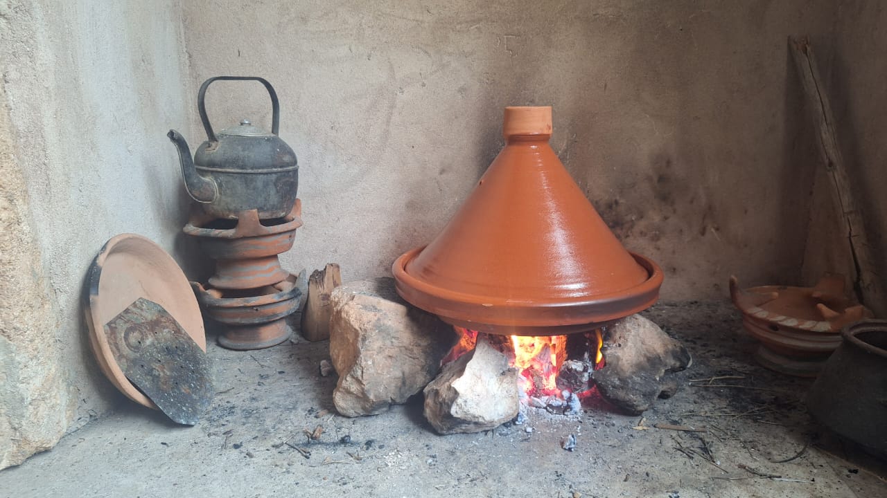 Wood-fired cooking: the expertise of Berber women